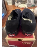 Authentic Vans Unisex Men’s 10.5 Women’s 12 - $69.37 CAD