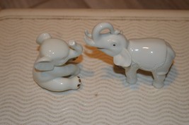Lenox Lot of 2 Elephants Porcelain 24k Gold Accent, Trunks up - £14.22 GBP