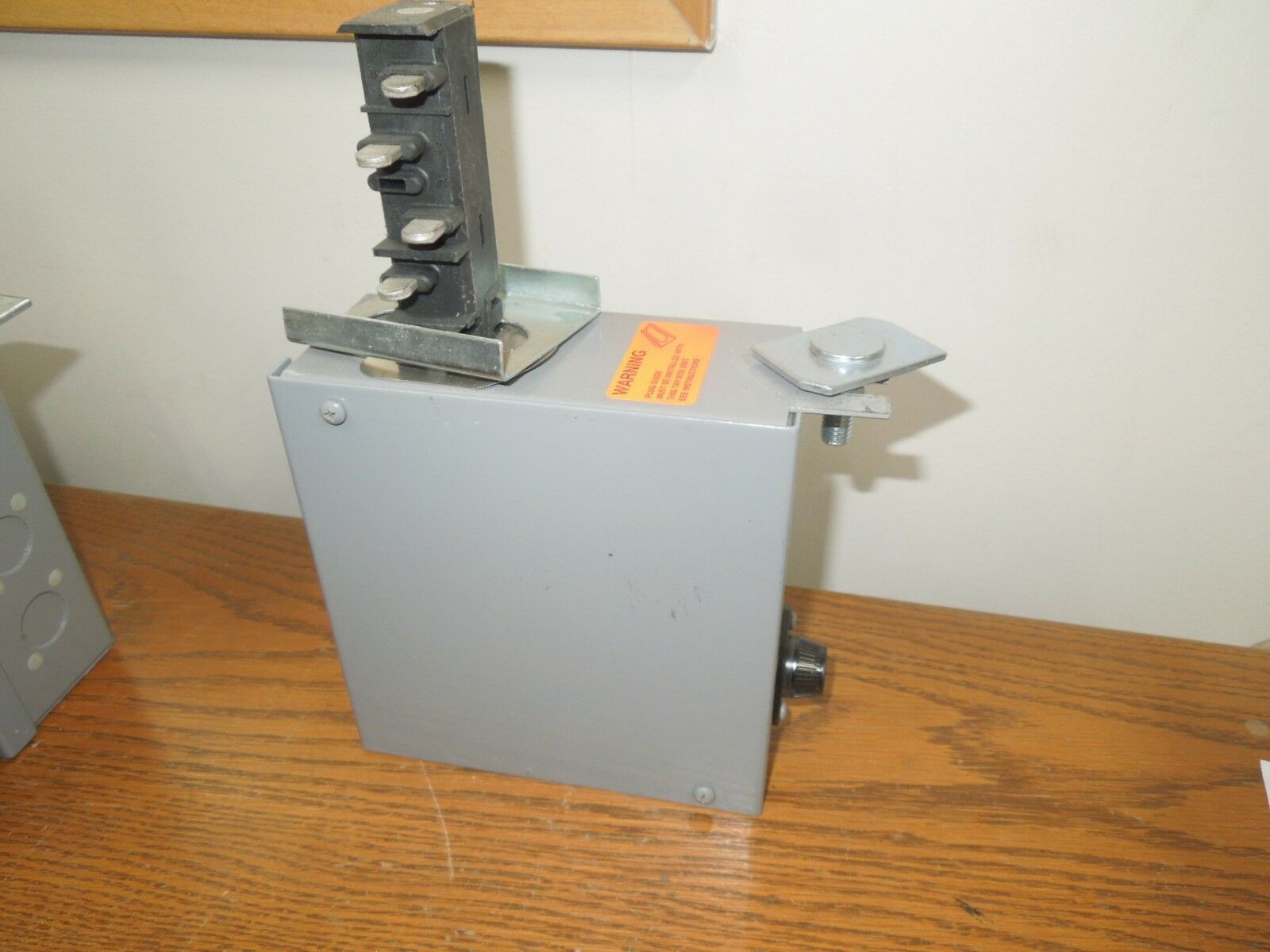 StarLine Busway Tap Box DC225E12-15-L520C-4 20A 1p 240V Fusible (Black) ... - $125.00