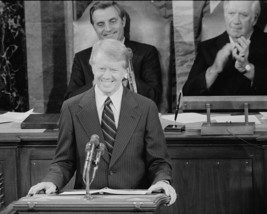 President Jimmy Carter addresses Congress about Camp David Accords Photo Print - £6.96 GBP+