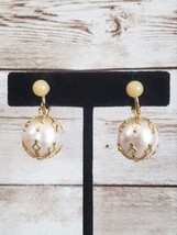 Vintage Celebrity Clip On Earrings Faux Pearl &amp; Gold Tone 1.25&quot; - £15.97 GBP