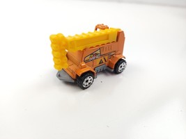 Matchbox Mobile Light Truck Orange Construction Car MHC Diecast 2001 - £9.57 GBP