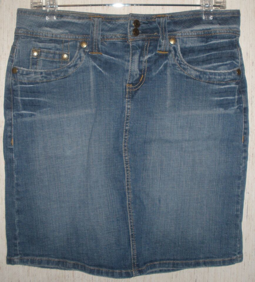Primary image for EXCELLENT WOMENS / JUNIORS HYDRAULIC DISTRESSED BLUE JEAN SKIRT SIZE 3/4