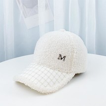M Label Small Fragrant Wind Hat Autumn Winter Gold Check Hat Baseball Cap Teddy  - £9.90 GBP