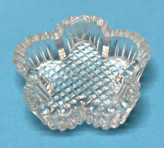 Stunning Flower Shaped Ruffled Edge Grid Base Clear Glass open Salt Dip ... - €12,33 EUR
