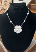 Crown Trifari Necklace White Flower 50s Camilla Poured Milk Glass Signed - £48.03 GBP