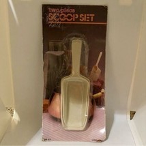 Vintage Plastic Scoops NEW Small - £7.73 GBP