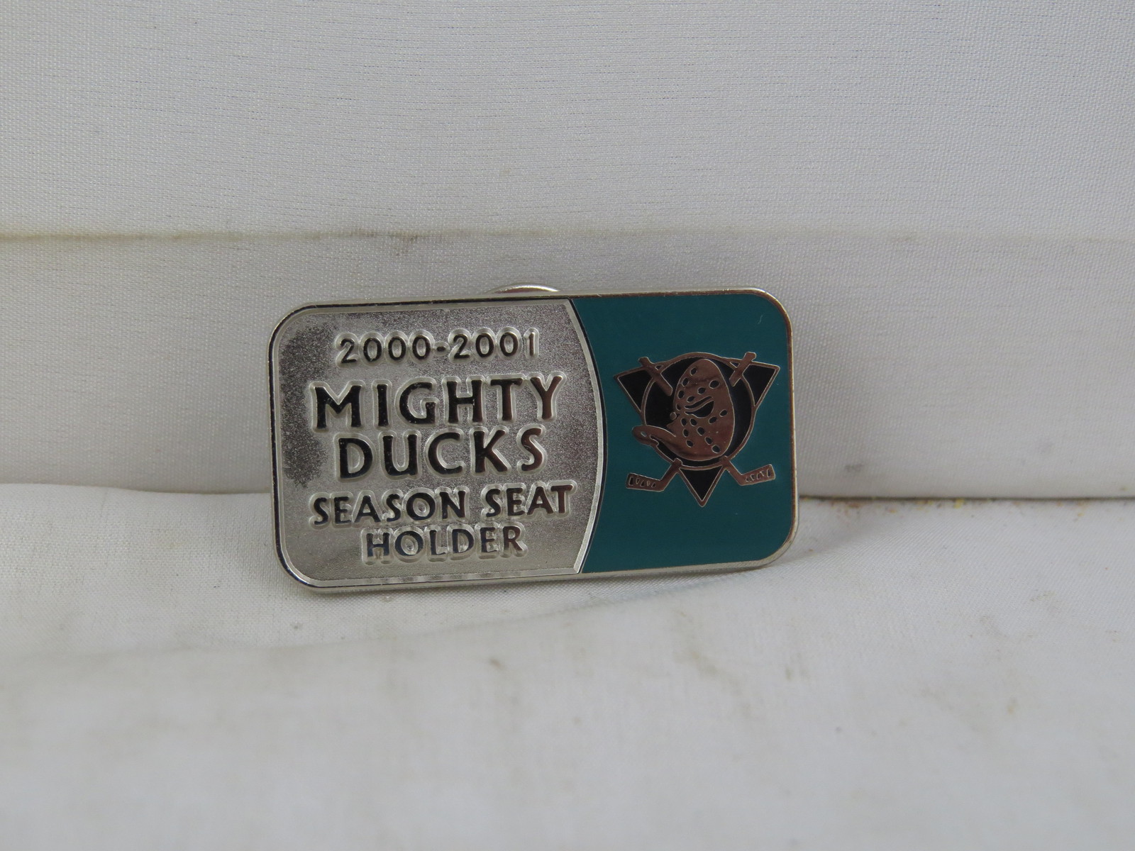 Primary image for Anaheim Mighty Ducks Pin (VTG) - 2000 Season Ticket Holder - Peter David