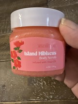 Spathecary  Island Hibiscus  Inf. Shea Oil Exfoliating Body Scrub 6 Oz - $289.41 MXN
