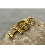 18K Yellow Gold Pendant 1.75g Fine Jewelry Egyptian Scarab Charm - £163.46 GBP