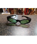 Vtg Black Reg-u-Lite Plastic Green Tinted Sunglasses - $566.32 MXN