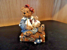 Boyds Bears &amp; Friends 1993 -  Bailey with Suitcase. Style #2000 - £4.28 GBP