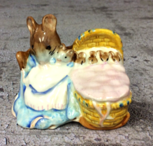 Beatrix Potter Hunca Munca 1951 Beswick England Porcelain Figurine Rabbit Babies - £20.56 GBP