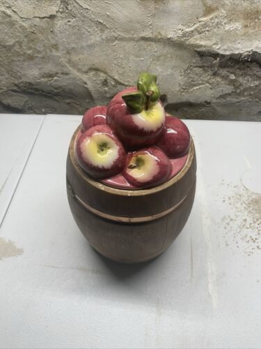 Metlox Barrel of Apples Cookie Jar Great Condition - $46.74