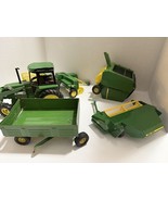ETRL John Deere Farming Tractor &amp; Accessories Lot of 5 Diecast 1/64 Scale - €72,38 EUR