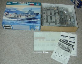 Trumpeter 1/72 JMSDF Landing Craft/Air Cushion (LCAC) 0730l Model Kit - $79.99