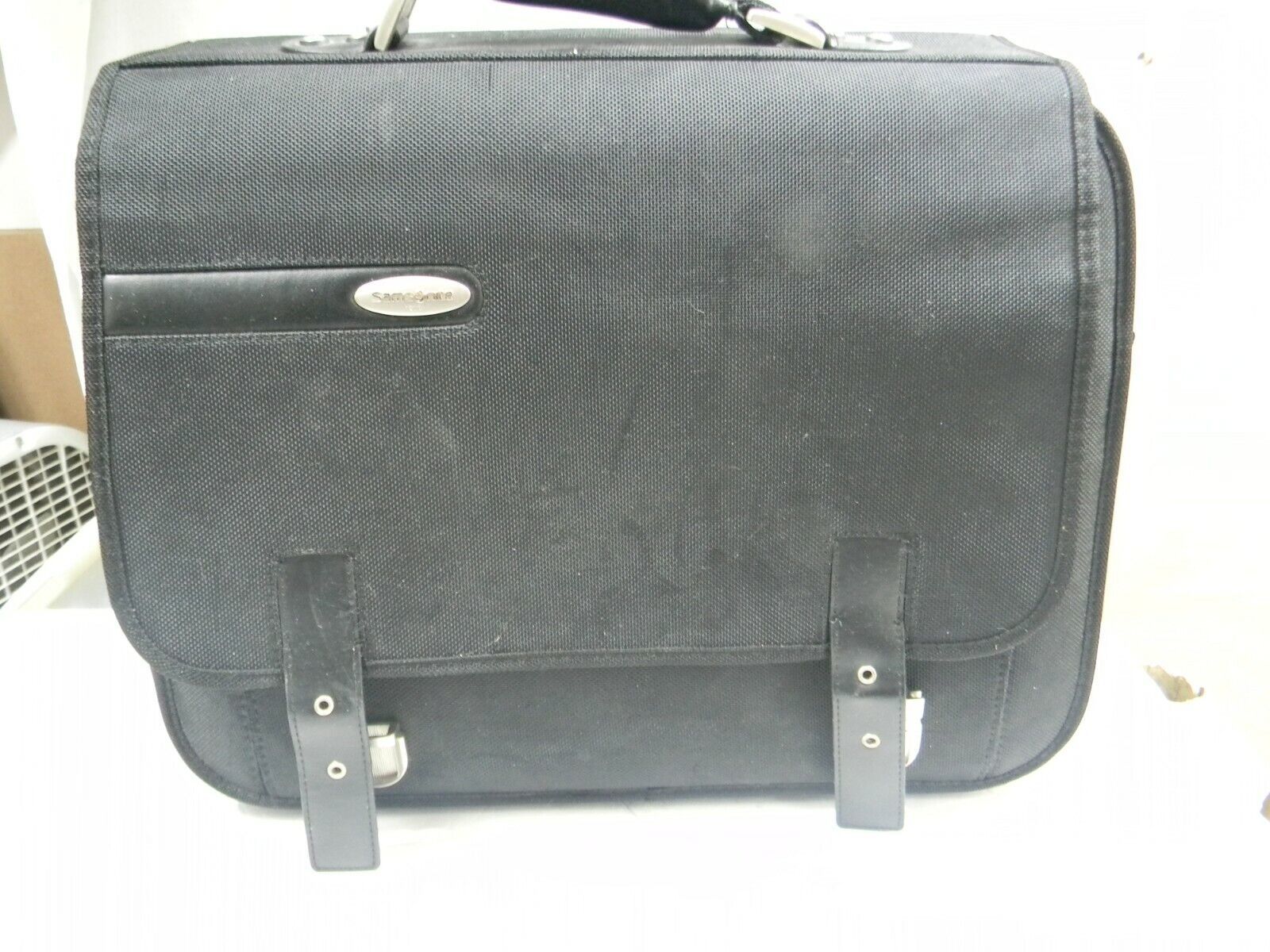 Samsonite 1910 Padded Laptop Bag - $11.45