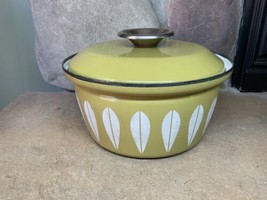 Vtg Cathrineholm Lotus Enamelware Dutch Oven Casserole 1.5qt Norway Butterscotch - £43.30 GBP