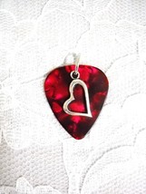 DEEP RED GUITAR PICK w HEART DROP SHAPE CHARM PENDANT - €4,30 EUR