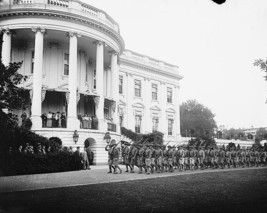 President Warren Harding reviews US Marines from White House Photo Print - £6.91 GBP+