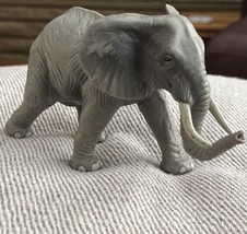 Vintage 1996 Safari Ltd. Adult African Elephant With Tusks ~ Figurine Retired - $5.37