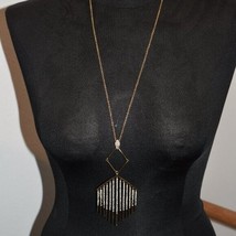 Beautiful Long Gold Necklace - £7.46 GBP