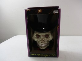 Vintage 1996 Halloween Lighted Pirate Skull Wall Plaque 11&#39;&#39; tall - £39.10 GBP