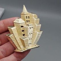 Vintage Gold tone Pin Brooch Skyscraper Cityscape City Tall Buildings ca... - $34.64