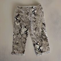 Chicos Women's Size 1 Tropical Leaf Print  Roll Up Crop Pants - $17.81