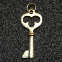 Skeleton Key with Cut Out  Necklace Pendant Vintage Gold Tone Design - £5.51 GBP