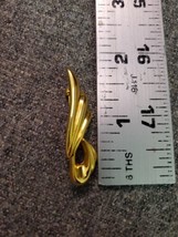 Vintage Gold Tone Angel Wing Swirl Pin / Brooch - £6.04 GBP