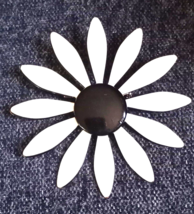 Vintage 3&quot; Enamel Over Metal NAVY BLUE &amp; WHITE FLOWER Brooch - $23.99