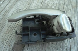 2002-2003 Nissan Maxima SE >< Inside Door Handle >< Left Rear Door - $11.97