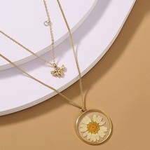 Real Daisy Bee Pendant Necklace Gold Plated Chain Flower Resin Jewellery Nature - £13.02 GBP
