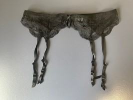 Vintage Bel Niente Women&#39;s Black Floral Lace Garter Belt Size S/M - e994 - $124.02 MXN