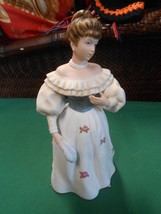 Great Collectible Vintage VICTORIAN  &quot;Lady&quot;Figurine....8.25&quot; - £13.65 GBP