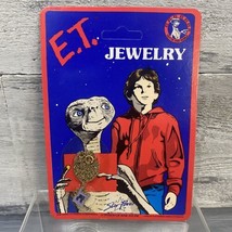 Vtg Et E.T. Extra Terrestrial Logo Necklace Pendant Star Power 1982 On Card - £4.63 GBP
