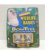 Vintage 1996 Endangered Wildlife Babies Grey Wolf Bow Tyes For Sneakers - $388.61 MXN