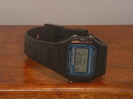 Pre-Owned Men’s Casio F-105 Digital Date Watch - $10.89