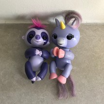 Fingerlings Ailka Baby Unicorn &amp; Marge Sloth Interactive Baby Pets - $457.13 MXN