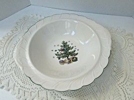 NIKKO HOLIDAY TABLEWARE HAPPY HOLIDAYS VEGETABLE BOWL CHRISTMAS TREE SHAPE - $278.42 MXN