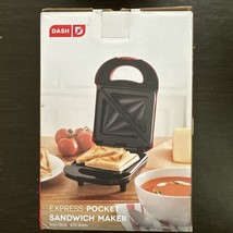 Dash Pocket Sandwich Maker Red - $131.92 MXN