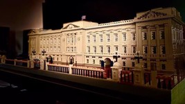 Buckingham Palace Building Block Set - £309.98 GBP