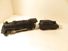 LIONEL POST-WAR TRAINS - 242 PLASTIC STEAM LOCO/TENDER- RUNS FINE - 0/02... - $847.10 MXN