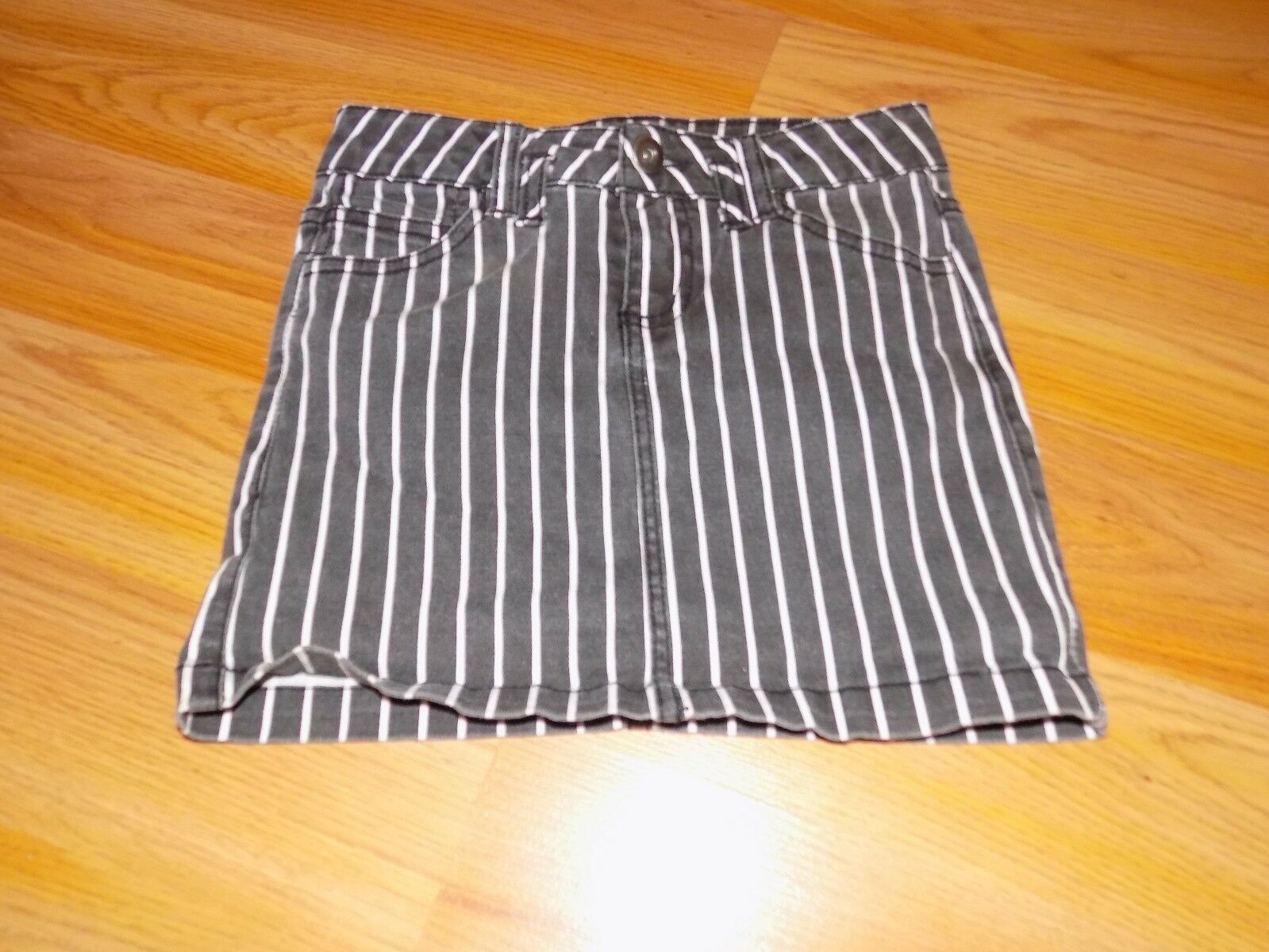 Size 7 Total Girl Black White Striped Denim Mini Skirt Jack Skeleton Bound EUC - $15.00