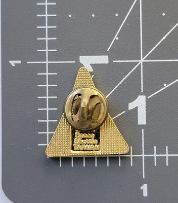 VTG NASA Space Shuttle Triangle Astronaut Emblem Enamel Pin W Card Aerospace Item image 3