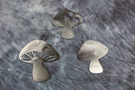 Mushroom Trio Set of 3 Polish Silver Steel Small  Metal Wall Art Decor - £16.32 GBP
