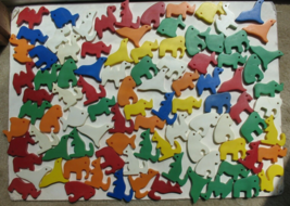 94 Plastic Colorful Animal Molds Farm Wild Learning Shapes &amp; Colors Invicta VTG - £10.19 GBP