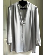 Laundry by Shelli Segal Blouse Gray Shirt V Neck Formal Top, Size M - $517.22 MXN