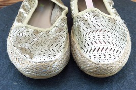 Easy Spirit Women Sz 7.5 M Gold Flat Synthetic Shoes - £15.78 GBP
